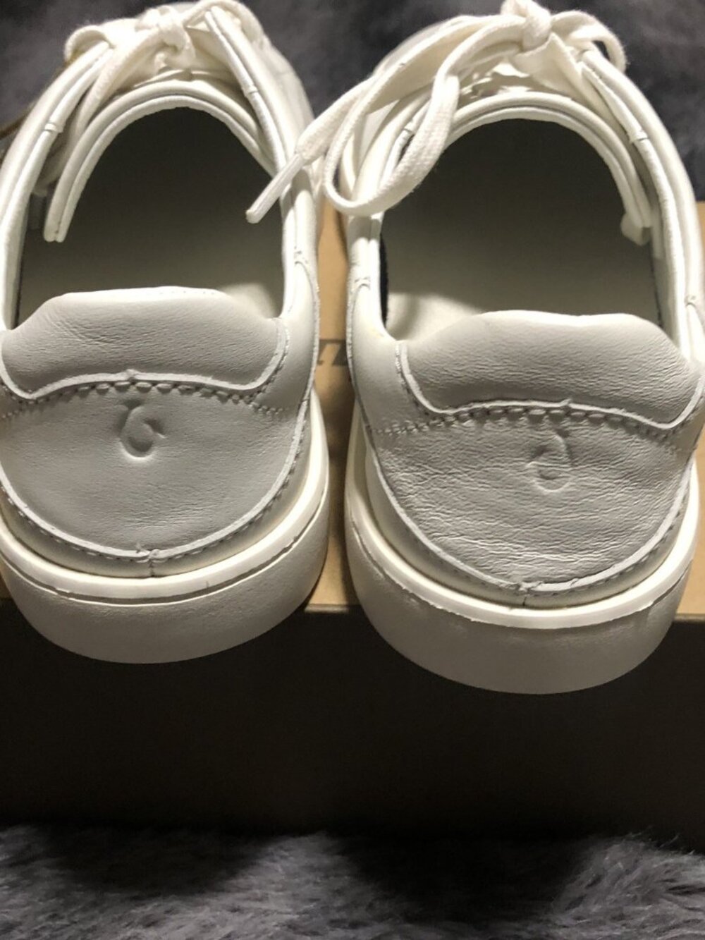 OluKai Women’s Pehuea Li ‘Ili Bright White Lace Up Shoes, Size 8, 20433-WBWB - Picture 4 of 5